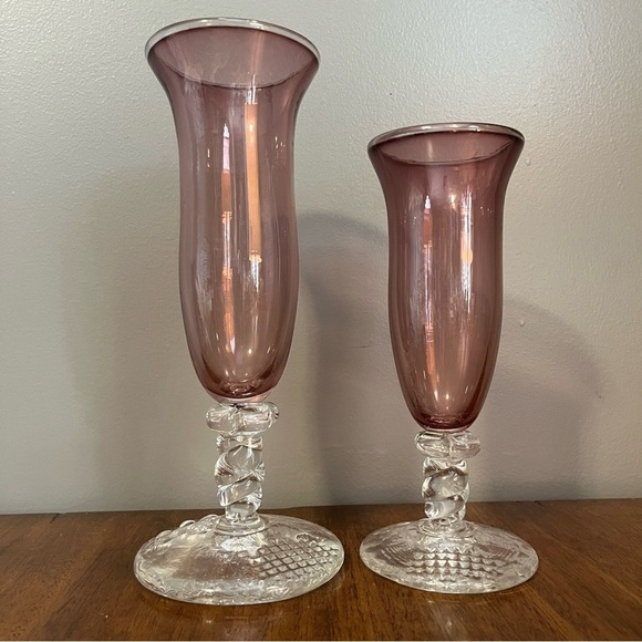 Two Pink footed glasses. Signed by A.Young. - Picture 4 of 16